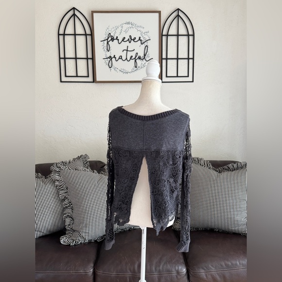 Free People Sweater Womens Size S Dark Grey Lace Sleeve Open Back Artsy Boho - Picture 7 of 15